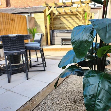 Xxhot Tubxx 4Bed Semi, Sleeps 8, 2 Bathrooms ブラックプール エクステリア 写真