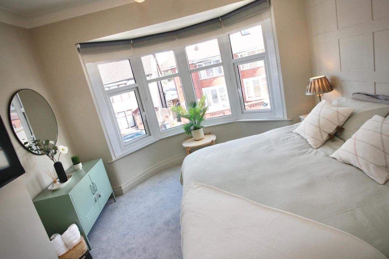 Xxhot Tubxx 4Bed Semi, Sleeps 8, 2 Bathrooms ブラックプール エクステリア 写真