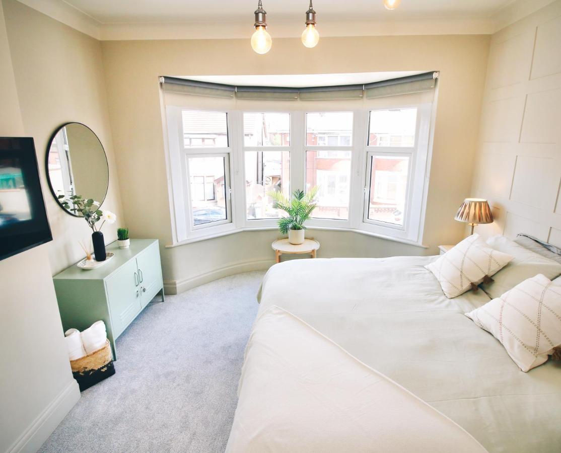Xxhot Tubxx 4Bed Semi, Sleeps 8, 2 Bathrooms ブラックプール エクステリア 写真