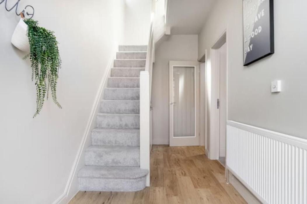 Xxhot Tubxx 4Bed Semi, Sleeps 8, 2 Bathrooms ブラックプール エクステリア 写真